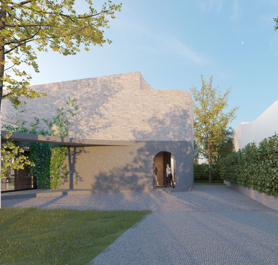 Side view of the building with irregular geometry in dialogue with the surrounding vegetation.
